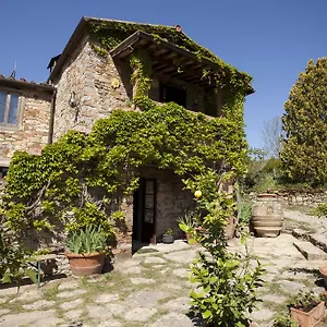 Farm stay Podere Terreno Via Della Volpaia, Radda in Chianti
